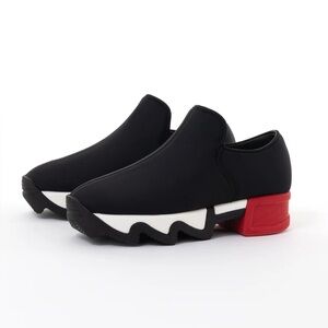 Iri Womens WES I Black Red Low Top‎ Sneaker, size 8
